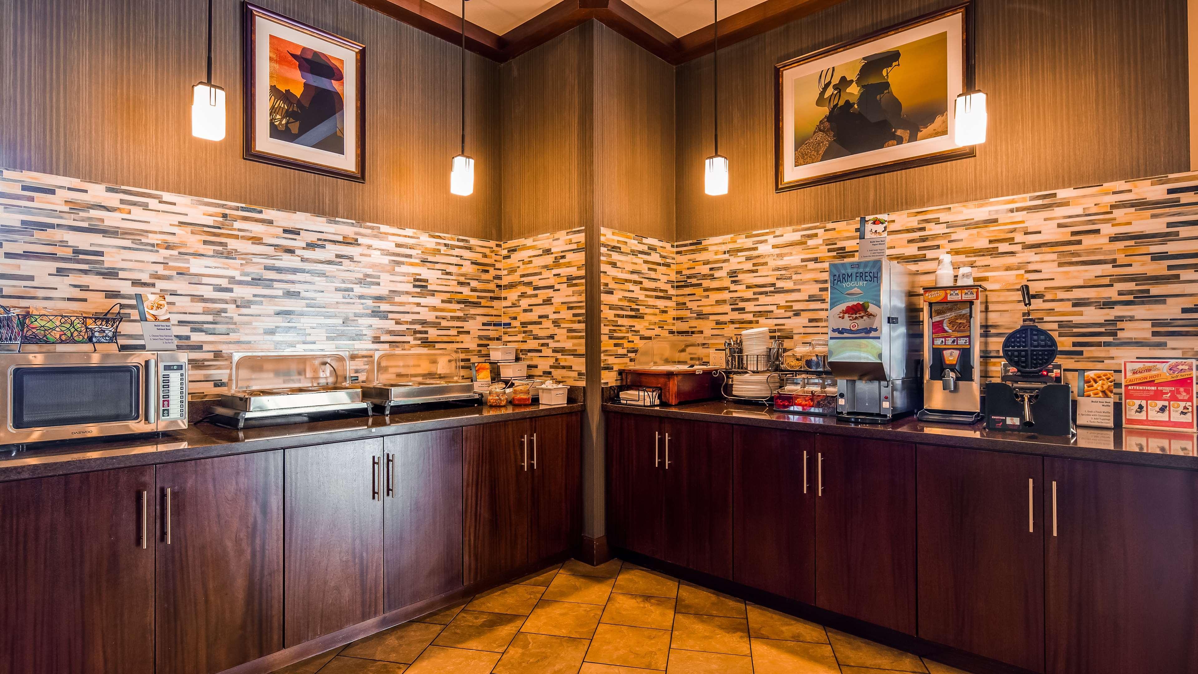Best Western Plus Cedar Stadt Exterior foto