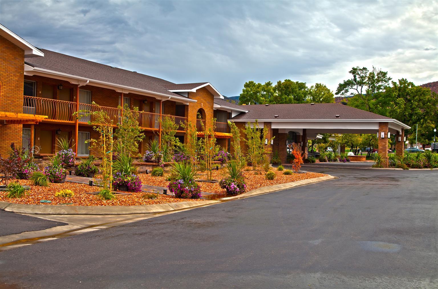 Best Western Plus Cedar Stadt Exterior foto